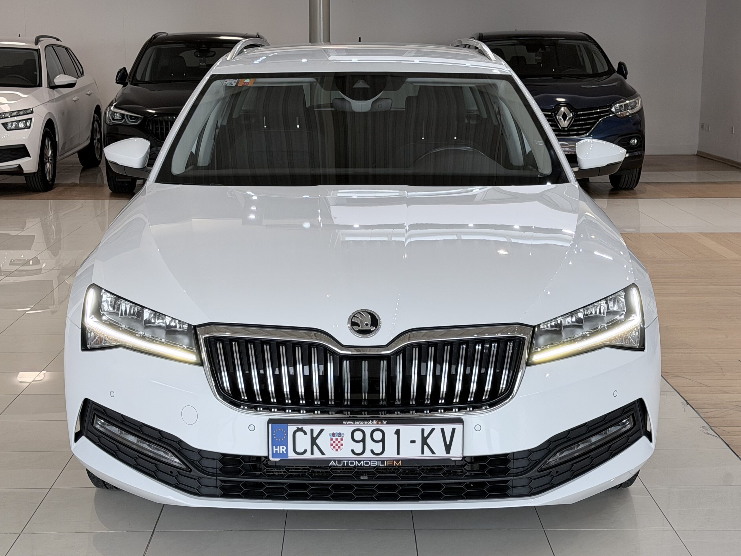 Škoda Superb 2,0 TDI - Slika 3